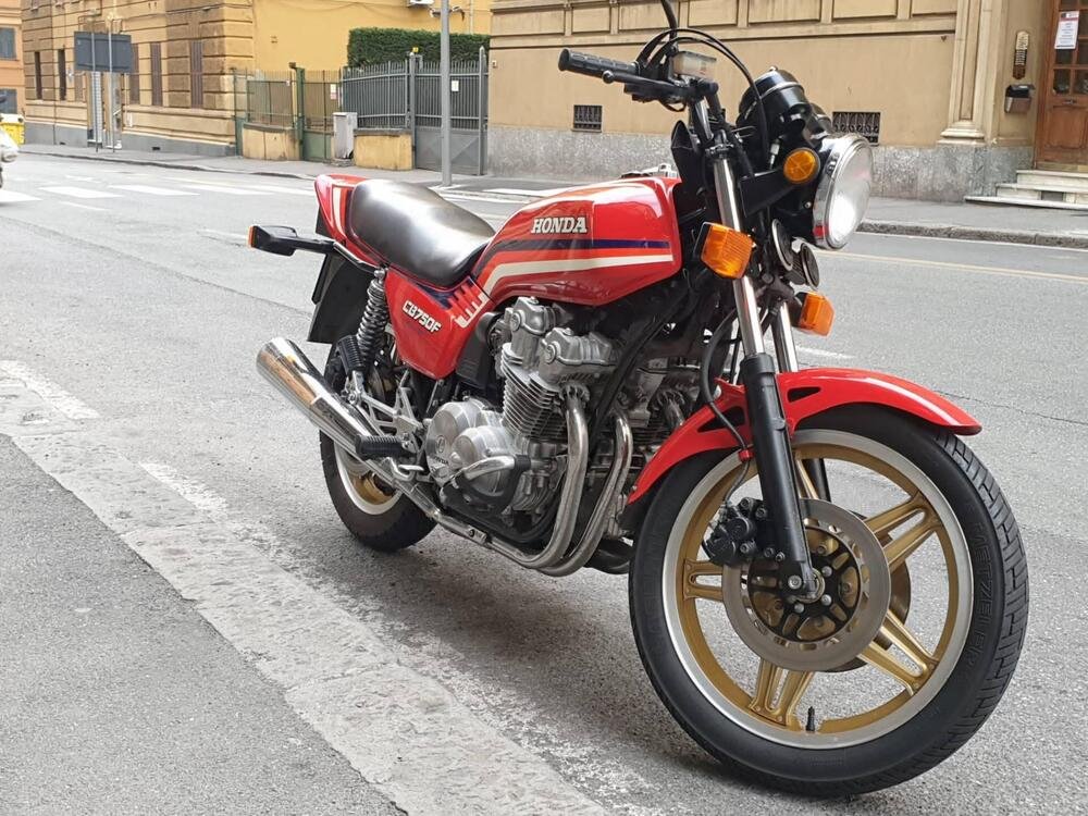 Honda CB750F (5)
