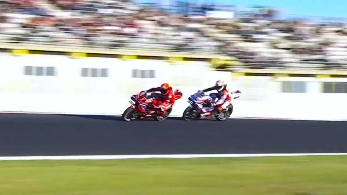 MotoGP 2023. GP di Valencia. Valentino Rossi in mezzo ai tre campioni, l'abbraccio Pecco Bagnaia-Jorge Martin, quello tra Aleix Espargaro e Franco Morbidelli e altre foto dall'ultimo weekend [GALLERY] (20)