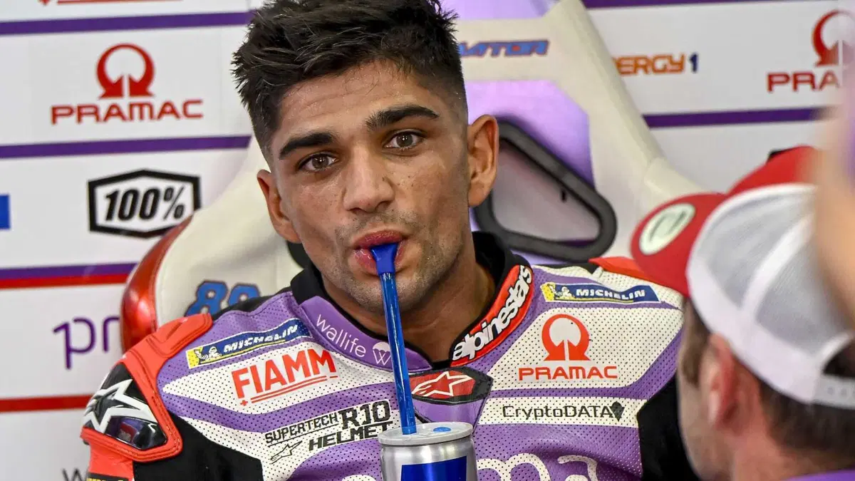 MotoGP 2023. GP di Valencia. Valentino Rossi in mezzo ai tre campioni, l'abbraccio Pecco Bagnaia-Jorge Martin, quello tra Aleix Espargaro e Franco Morbidelli e altre foto dall'ultimo weekend [GALLERY] (33)