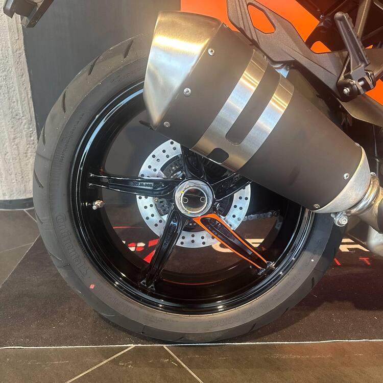 KTM 1290 Super Duke GT (2022 - 24) (4)