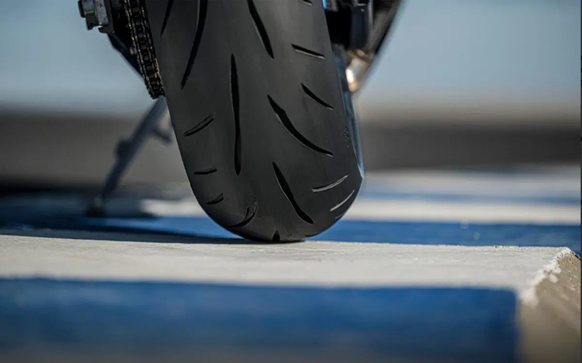 Bridgestone S23 (6)