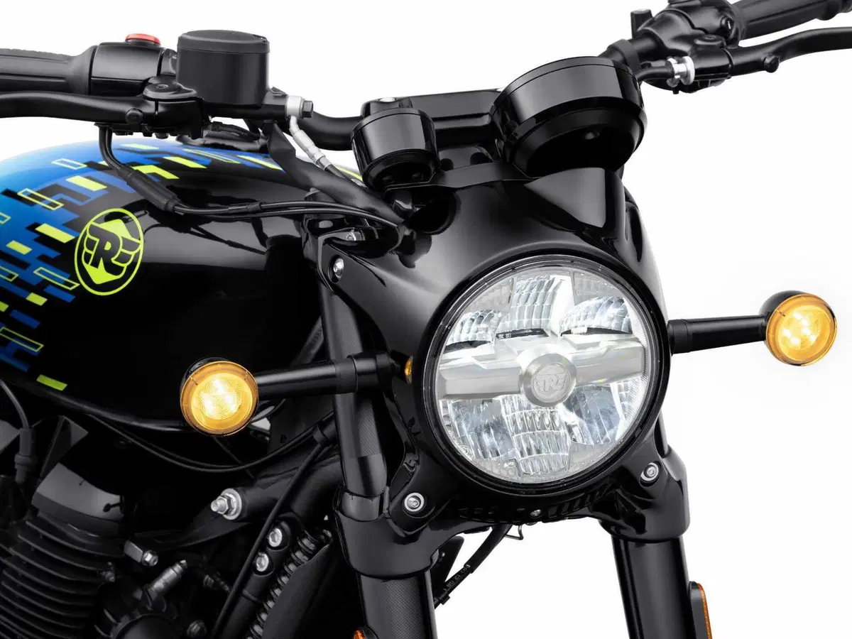 Royal Enfield Shotgun 650 Motoverse Edition, arriva la roadster neo-retro  (2)