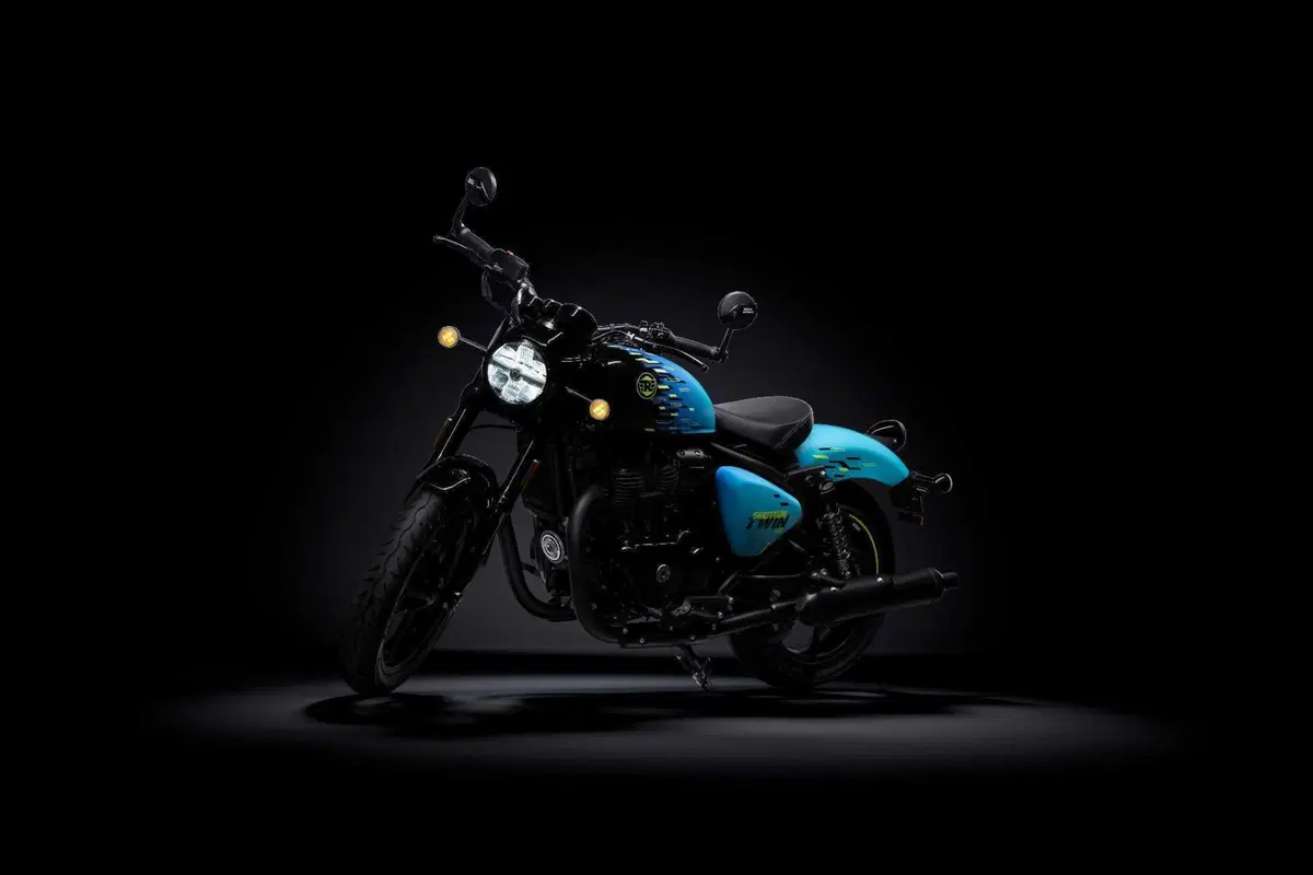 Royal Enfield Shotgun 650 Motoverse Edition, arriva la roadster neo-retro  (5)