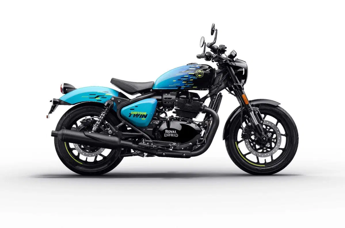 Royal Enfield Shotgun 650 Motoverse Edition, arriva la roadster neo-retro  (15)