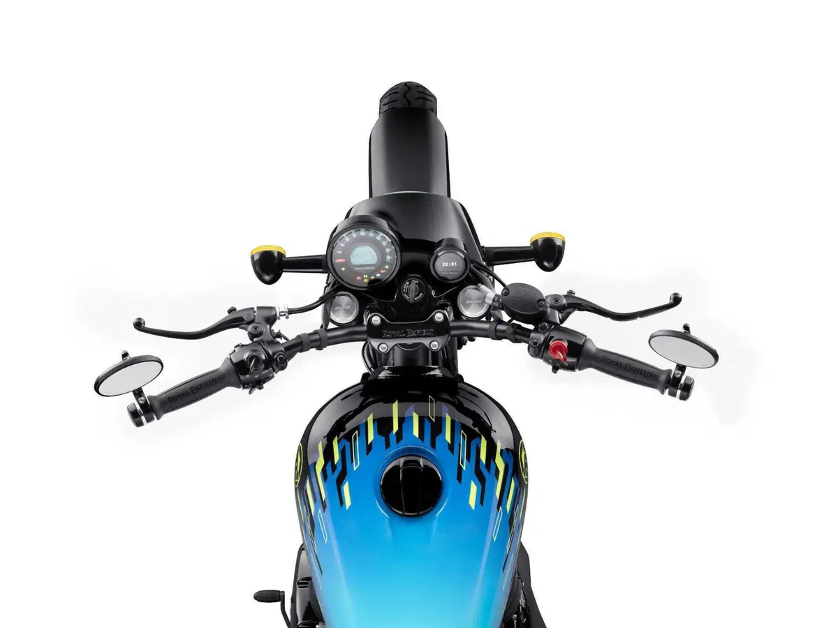 Royal Enfield Shotgun 650 Motoverse Edition, arriva la roadster neo-retro  (16)