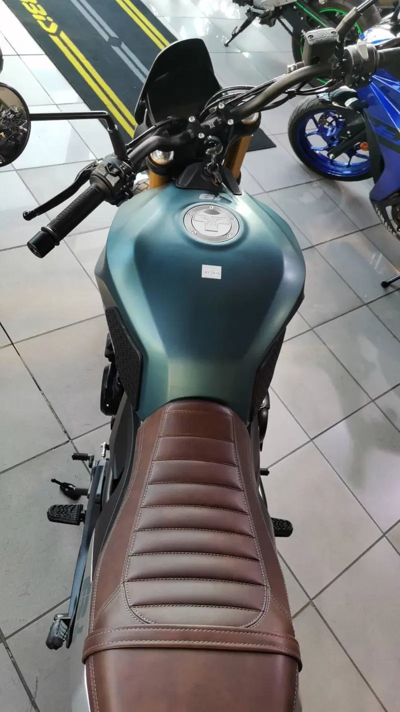 Moto Morini SEIEMMEZZO SCR (2022 - 26) (4)