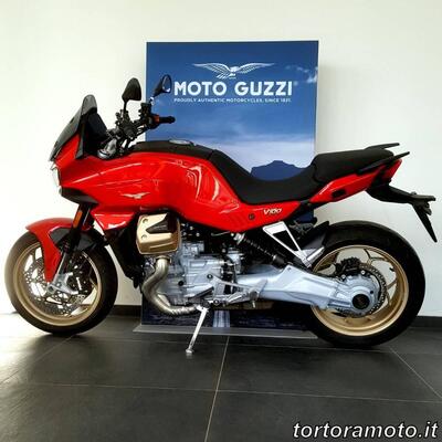 Moto Guzzi V100 Mandello (2023 - 24), prezzo e scheda tecnica 