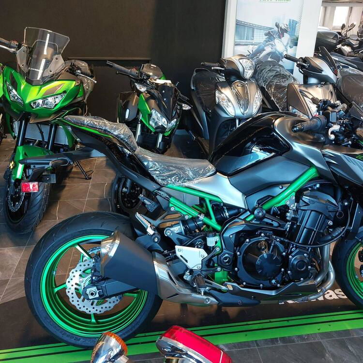 Kawasaki Z 900 (2021 - 24) (4)