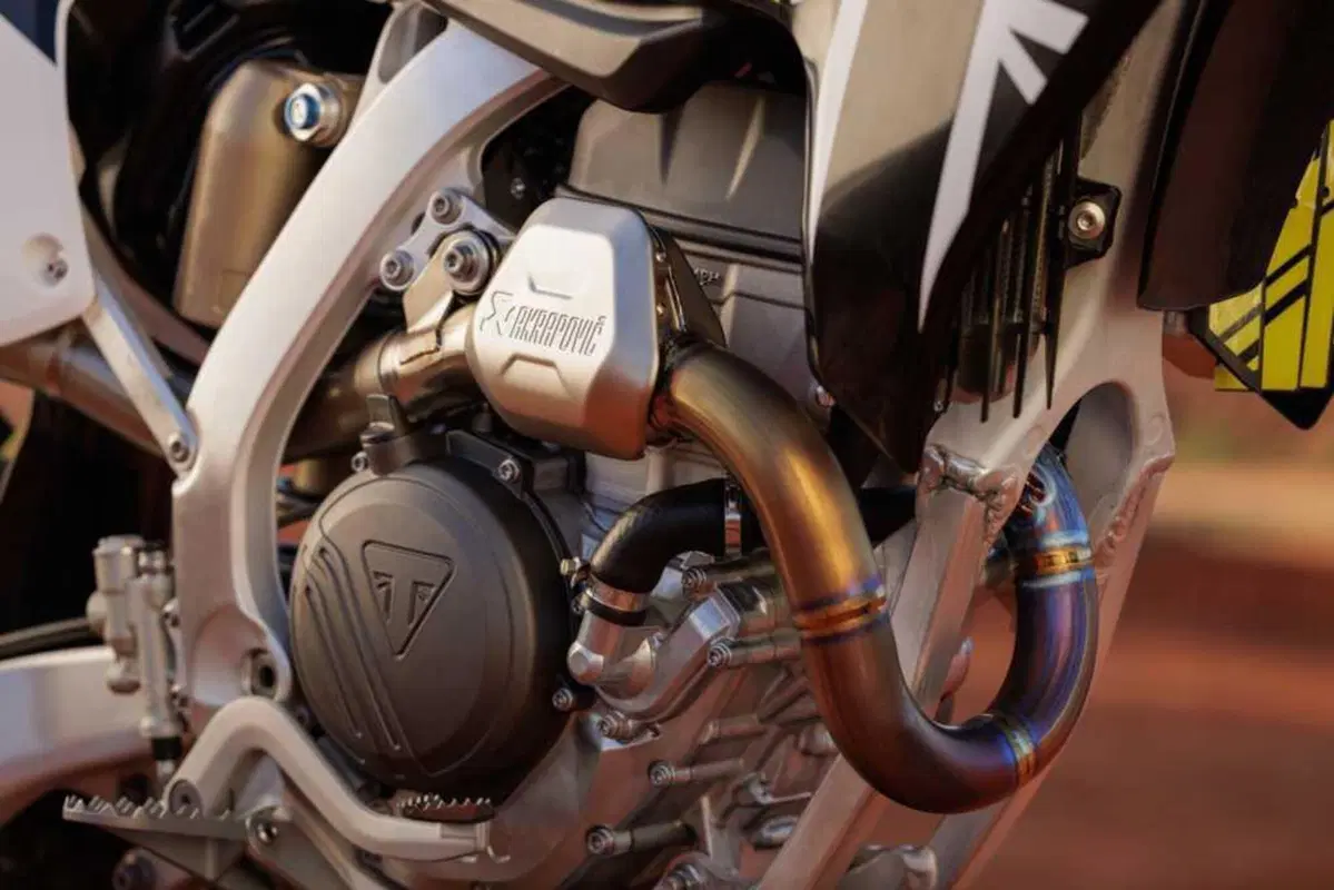 Triumph svela ufficialmente la nuova TF 250-X. Prezzo e caratteristiche (3)