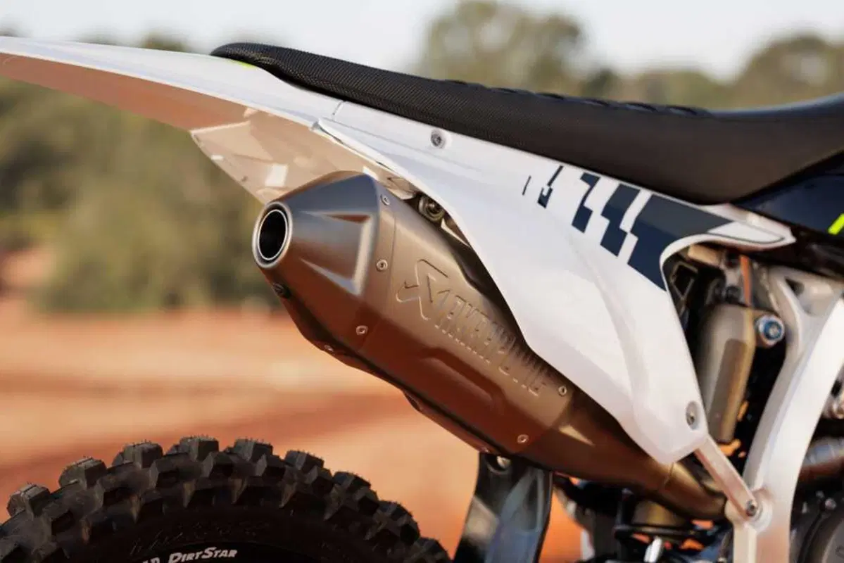 Triumph svela ufficialmente la nuova TF 250-X. Prezzo e caratteristiche (4)