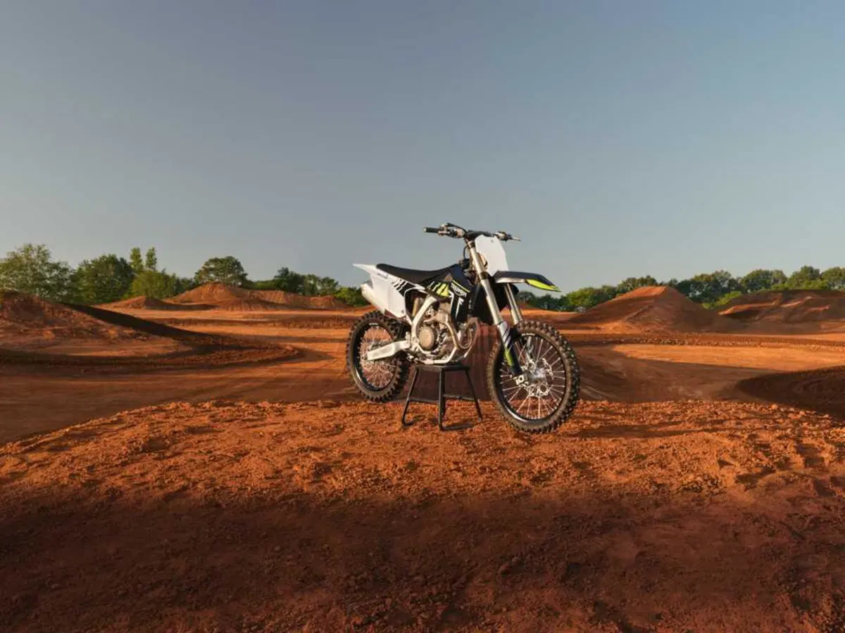 Triumph svela ufficialmente la nuova TF 250-X. Prezzo e caratteristiche (6)