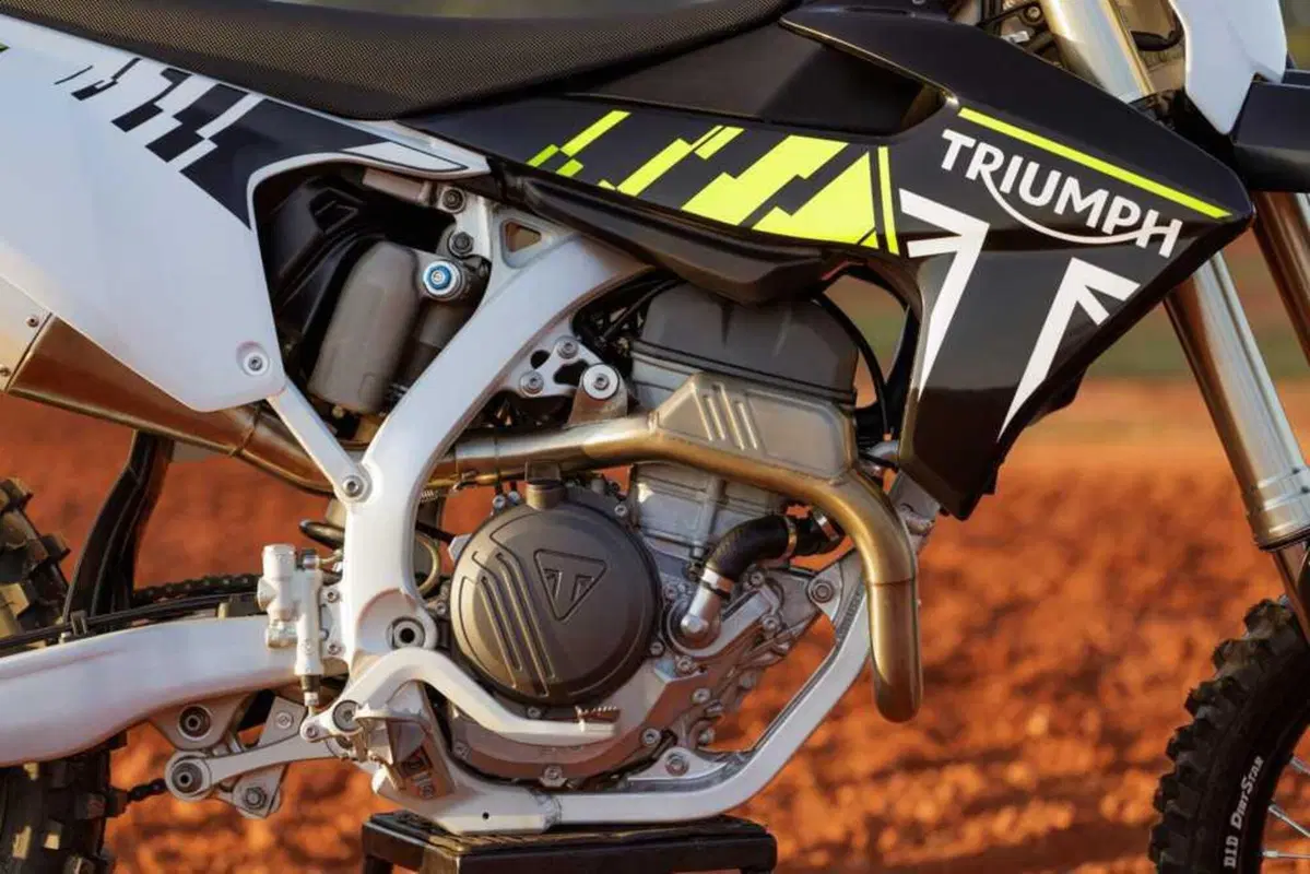 Triumph svela ufficialmente la nuova TF 250-X. Prezzo e caratteristiche (5)