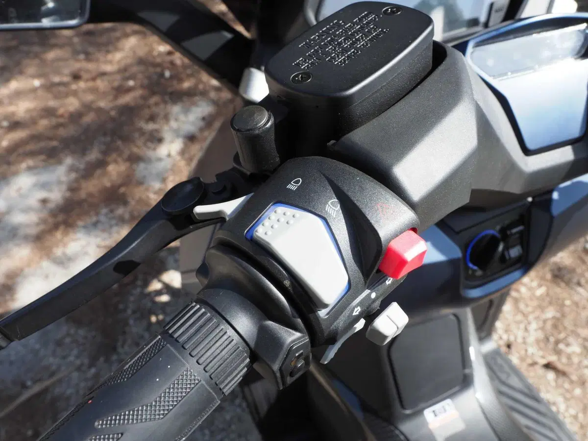 Wottan Storm-R 300 TEST: il best buy degli scooter sportivi? (3)