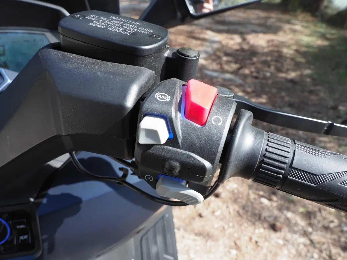 Wottan Storm-R 300 TEST: il best buy degli scooter sportivi? (4)