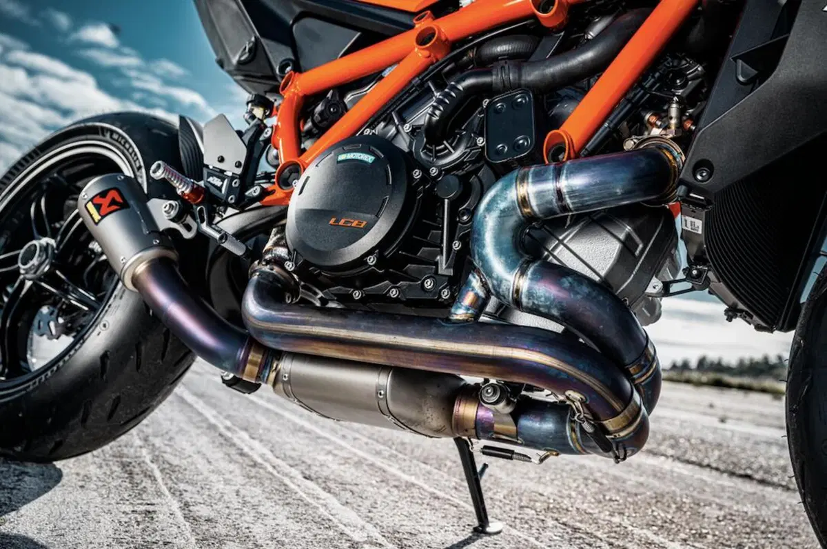 KTM 1390 SUPER DUKE R e EVO: caratteristiche tecniche, dotazione, cosa cambia. Ancora più bestia! [VIDEO e GALLERY] (7)