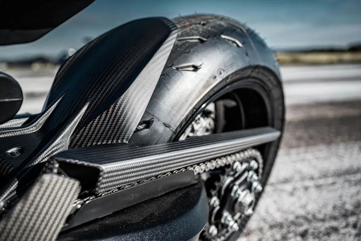KTM 1390 SUPER DUKE R e EVO: caratteristiche tecniche, dotazione, cosa cambia. Ancora più bestia! [VIDEO e GALLERY] (8)