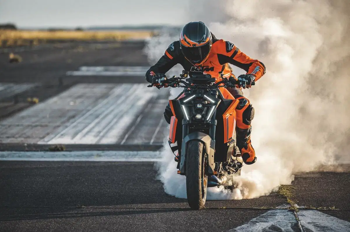 KTM 1390 SUPER DUKE R e EVO: caratteristiche tecniche, dotazione, cosa cambia. Ancora più bestia! [VIDEO e GALLERY]