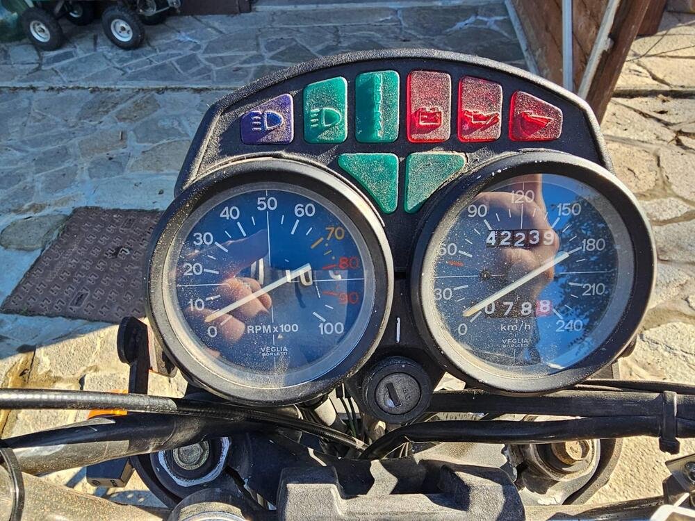 Moto Guzzi V65 (2)