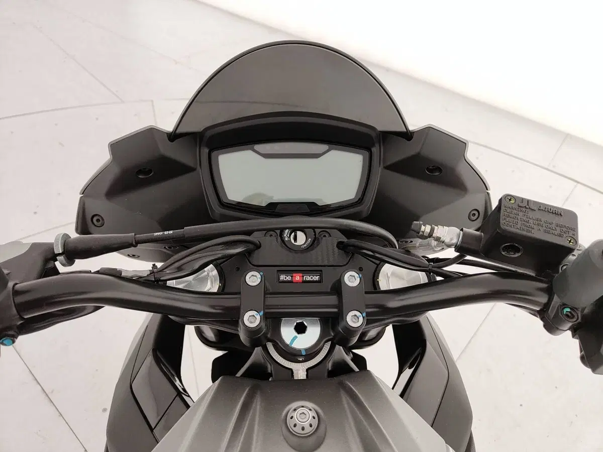 Aprilia Tuono 125 (2021 - 24) (7)