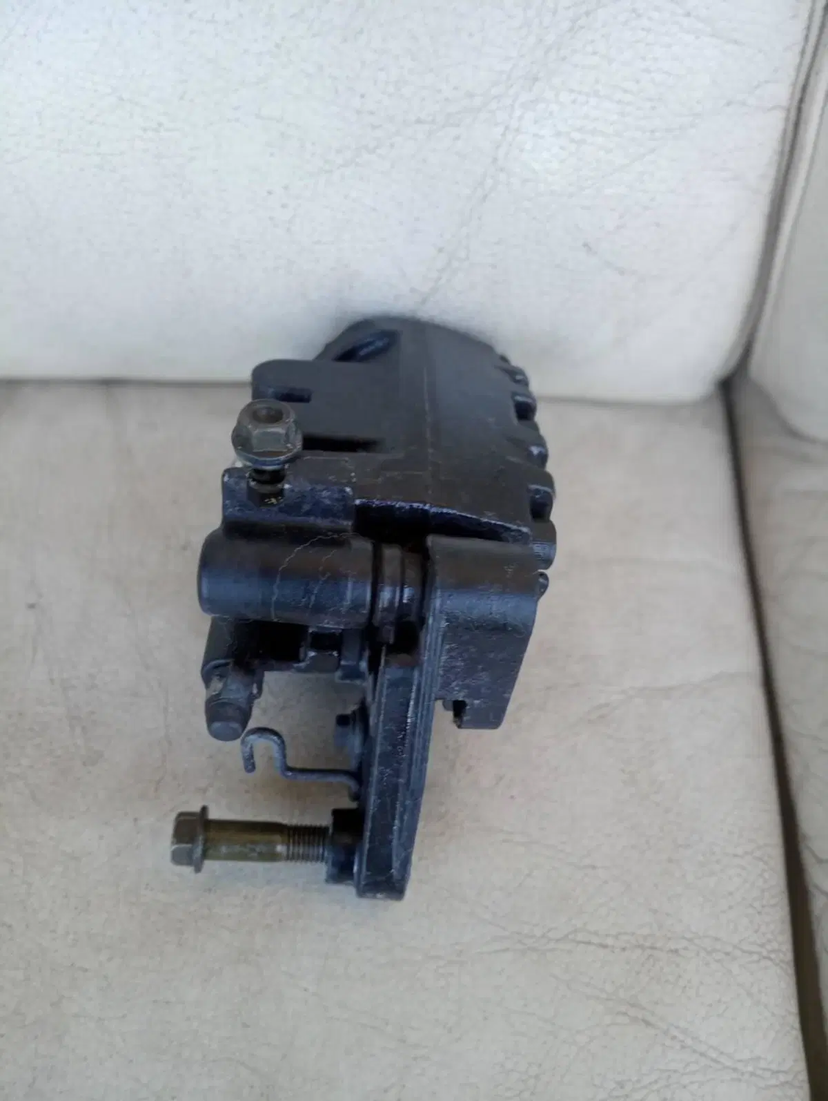 Pinza freno anteriore per Kymco Downtown 125 (3)