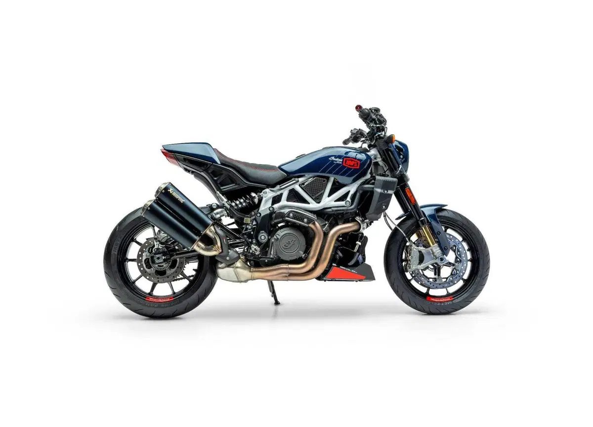 Nuova Indian FTR X 100% R Carbon: soltanto 400 al mondo  (5)