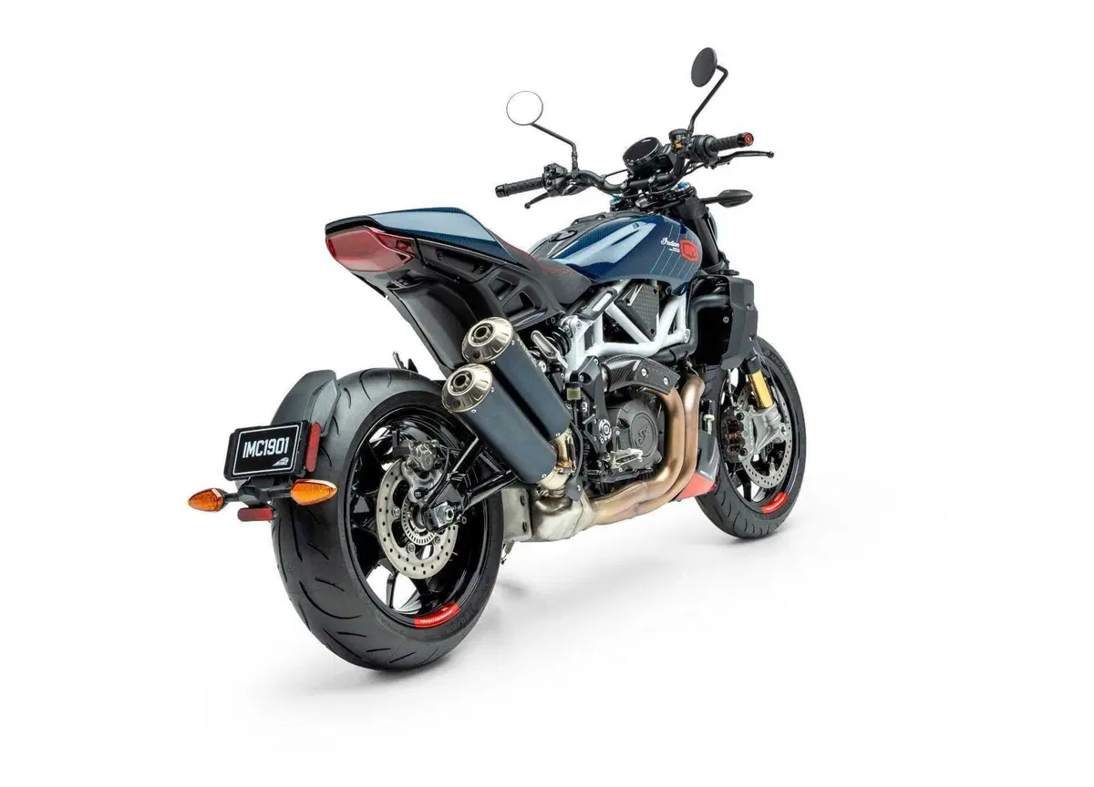 Nuova Indian FTR X 100% R Carbon: soltanto 400 al mondo  (7)