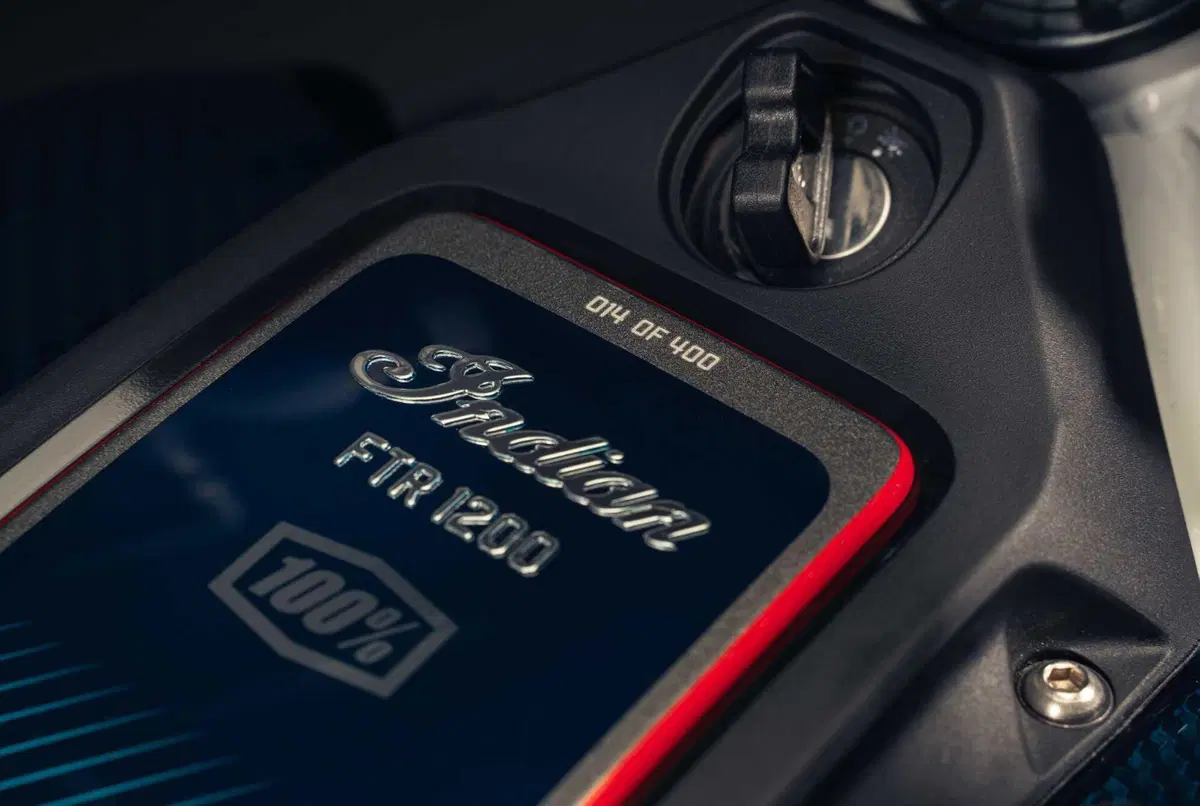 Nuova Indian FTR X 100% R Carbon: soltanto 400 al mondo  (2)