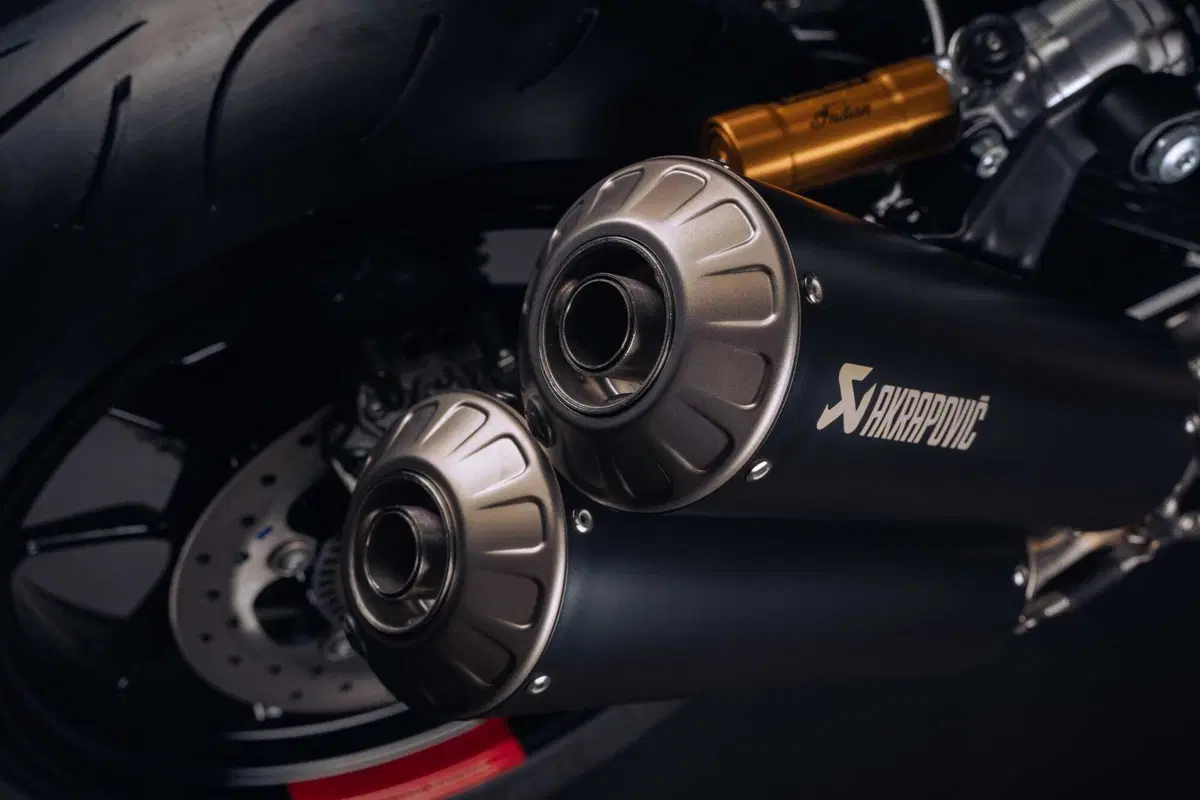 Nuova Indian FTR X 100% R Carbon: soltanto 400 al mondo  (5)