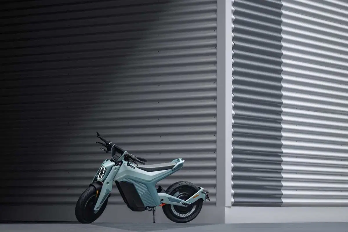 I AM Naxeon: elettrica, hi-tech e accessibile. Ve la presentiamo (2)