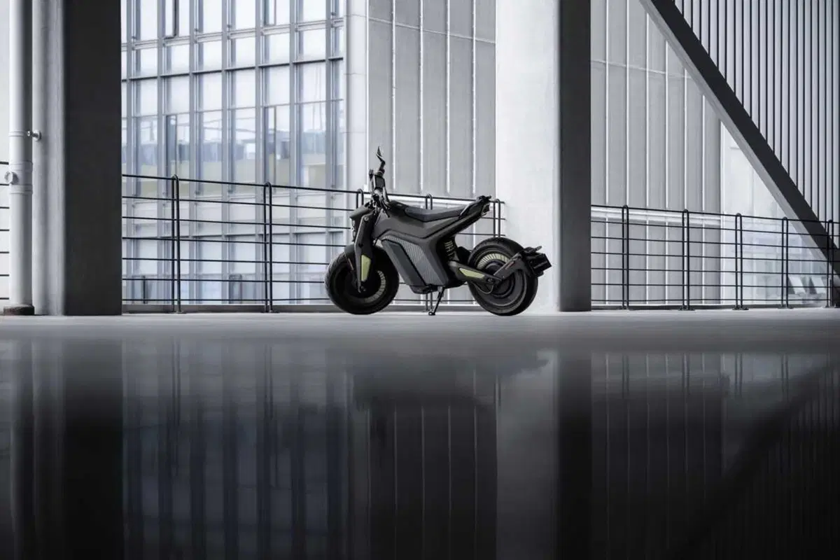 I AM Naxeon: elettrica, hi-tech e accessibile. Ve la presentiamo (15)