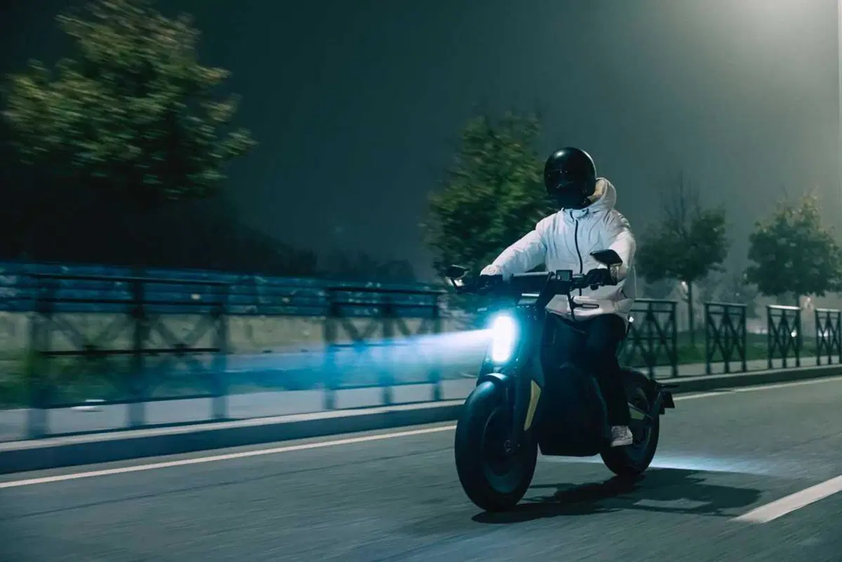 I AM Naxeon: elettrica, hi-tech e accessibile. Ve la presentiamo (21)