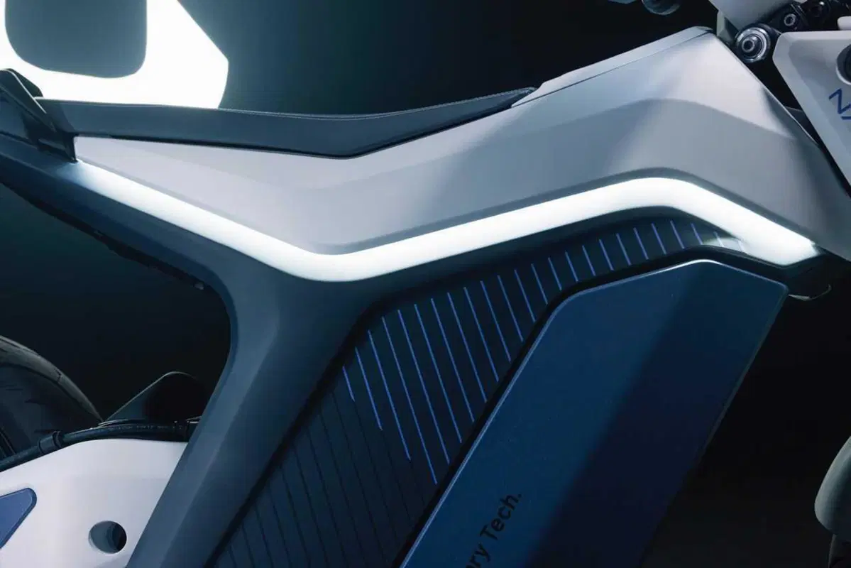 I AM Naxeon: elettrica, hi-tech e accessibile. Ve la presentiamo (38)