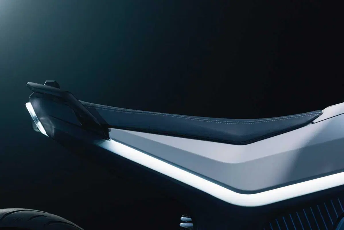 I AM Naxeon: elettrica, hi-tech e accessibile. Ve la presentiamo (39)