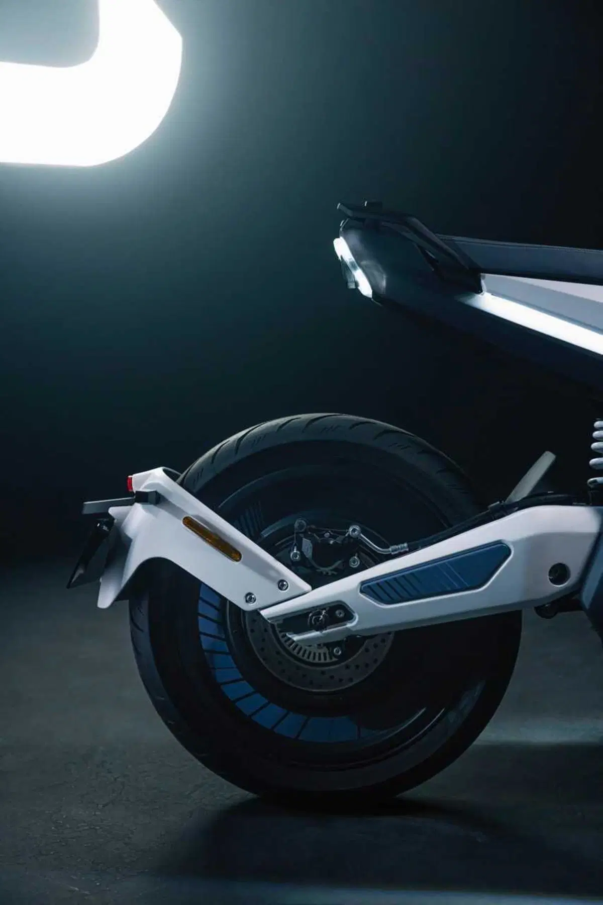 I AM Naxeon: elettrica, hi-tech e accessibile. Ve la presentiamo (40)