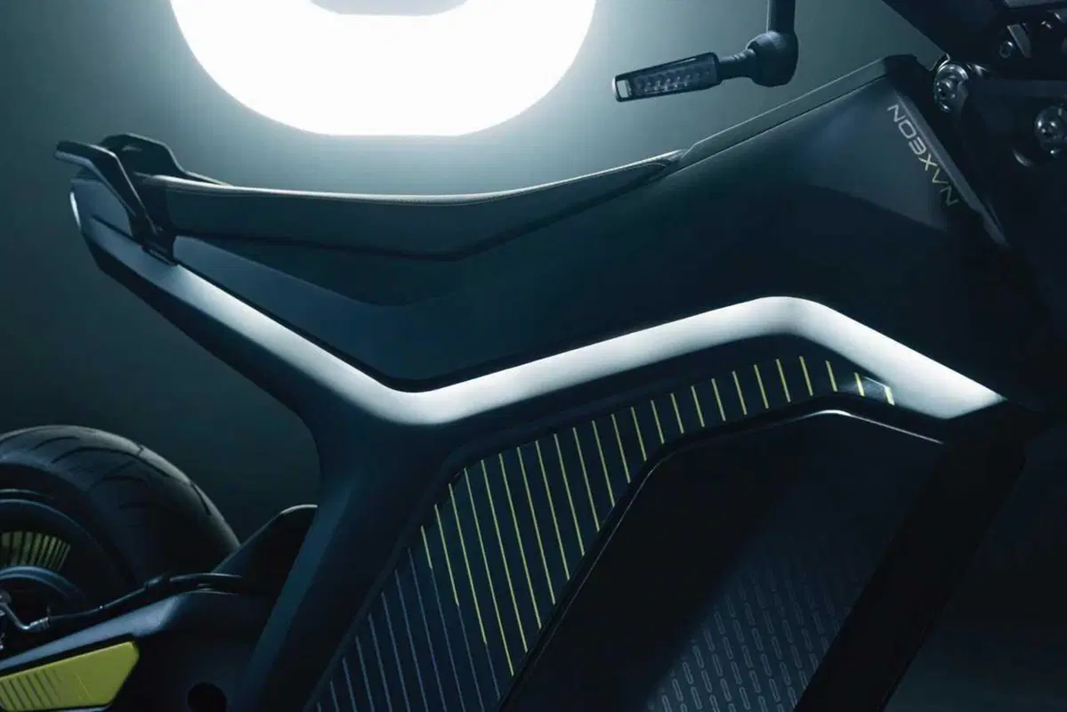 I AM Naxeon: elettrica, hi-tech e accessibile. Ve la presentiamo (48)