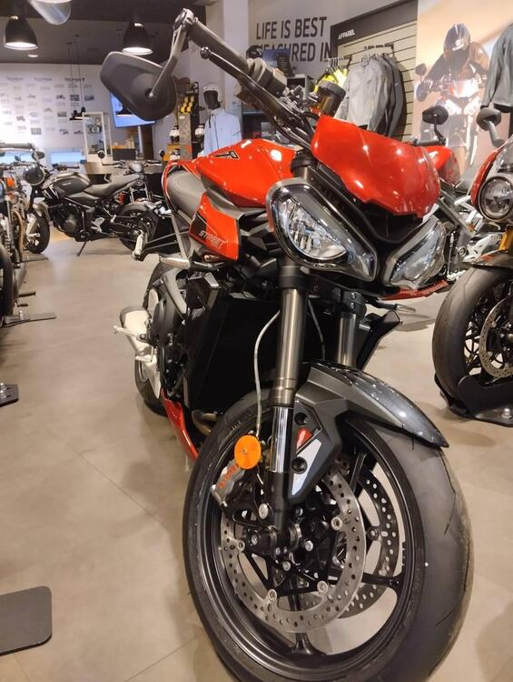 Triumph Street Triple RS (2023 - 24) (2)