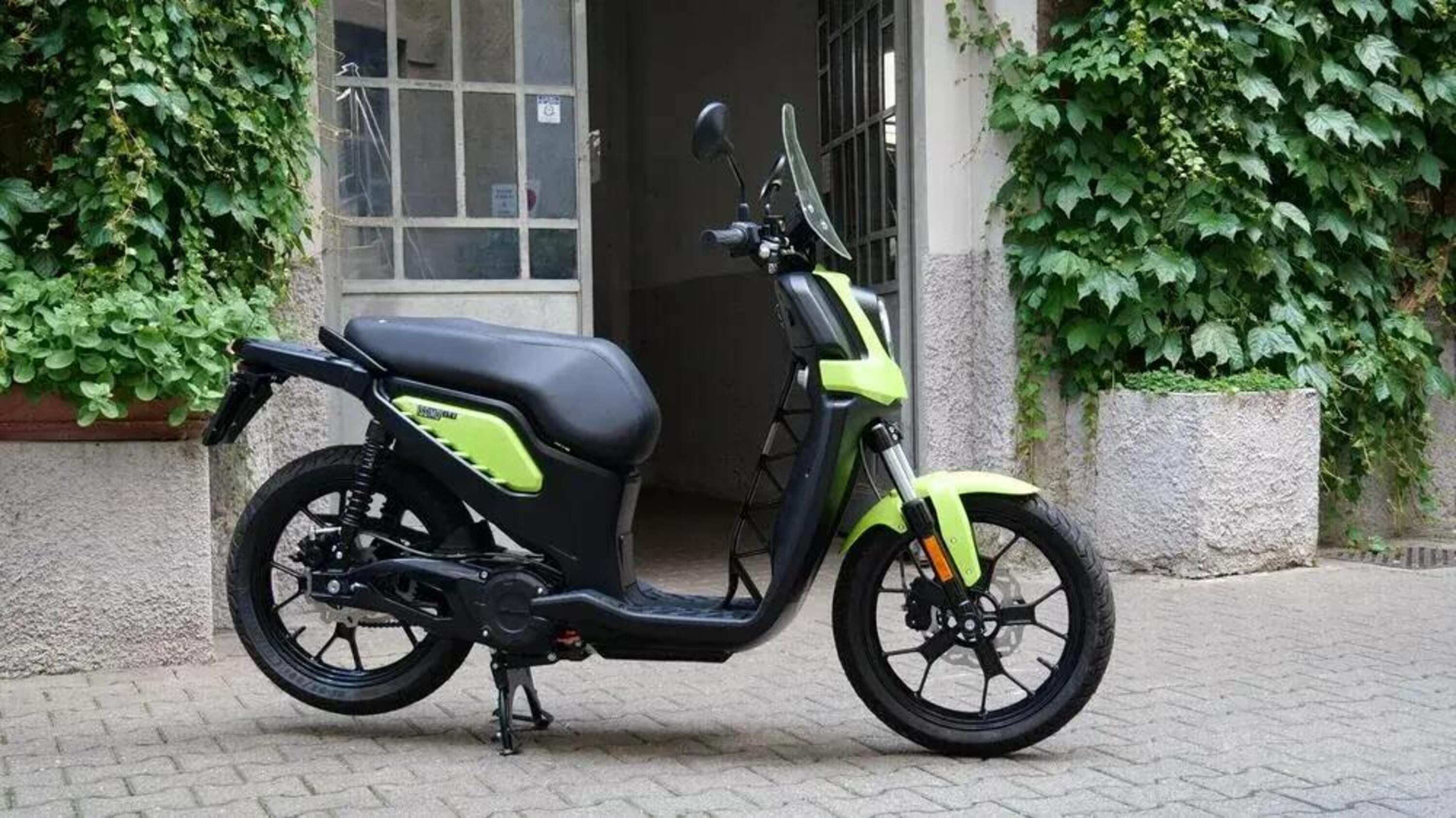 il dato di una moto senza olio motore e benzina
