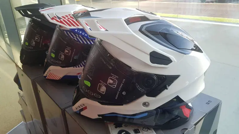 CASCO AIROH COMMANDER 2023 (2)