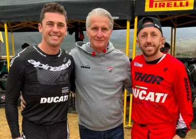 Tutti pazzi sui social per Cairoli, Lupino e la Ducati da motocross