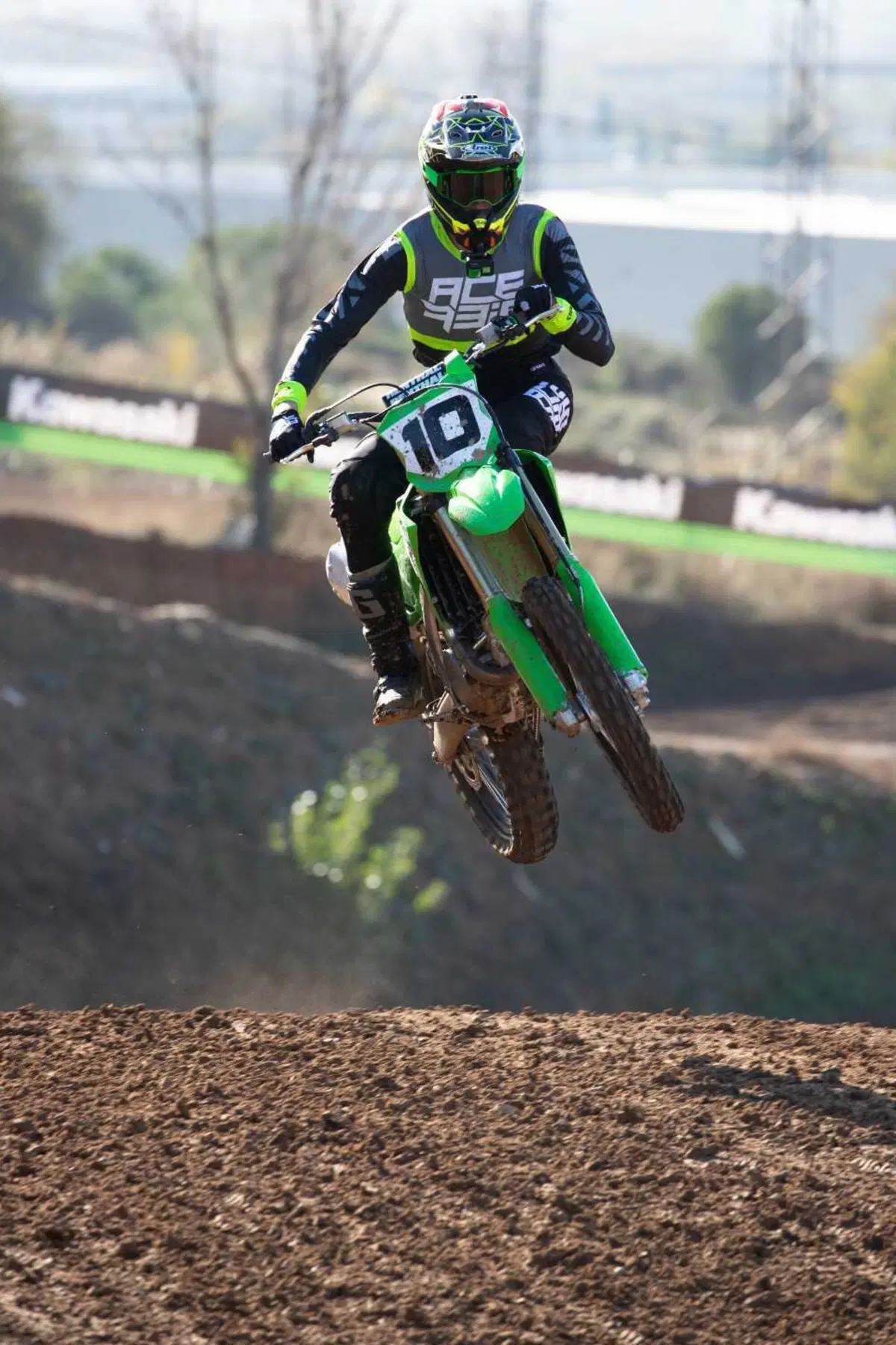 Kawasaki KX 450 2024 TEST: come va, pregi e difetti della nuova 450 giapponese [VIDEO E GALLERY] (23)