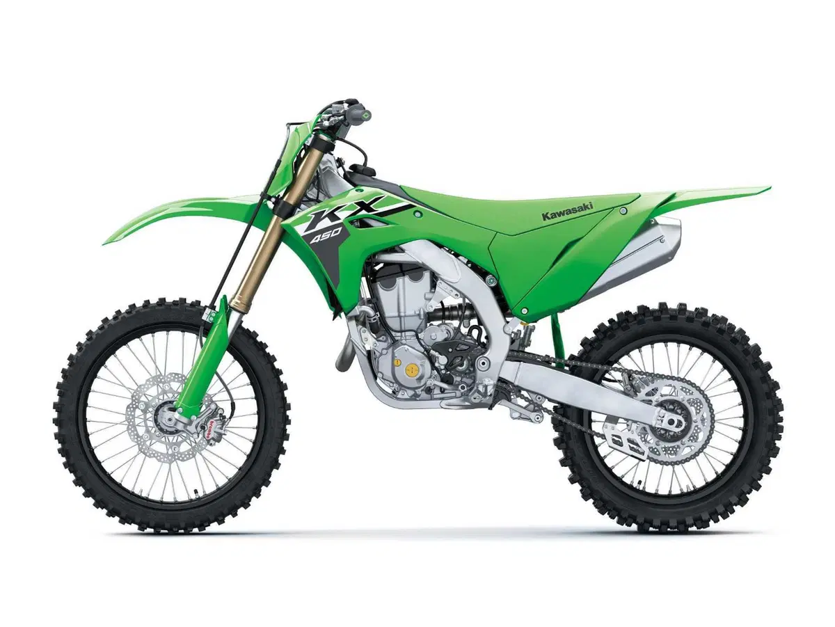 Kawasaki KX 450 2024 TEST: come va, pregi e difetti della nuova 450 giapponese [VIDEO E GALLERY] (34)