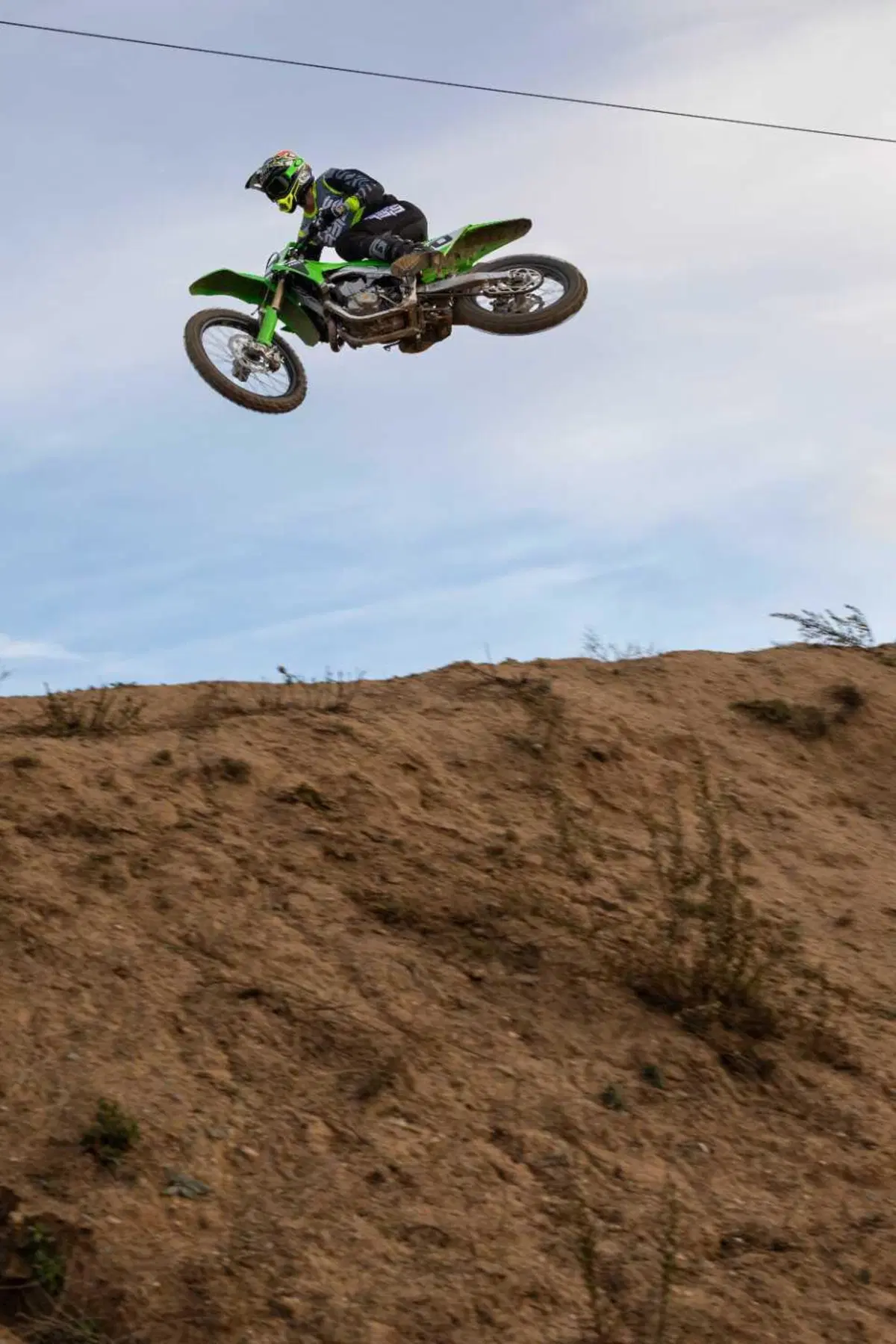 Kawasaki KX 450 2024 TEST: come va, pregi e difetti della nuova 450 giapponese [VIDEO E GALLERY] (7)