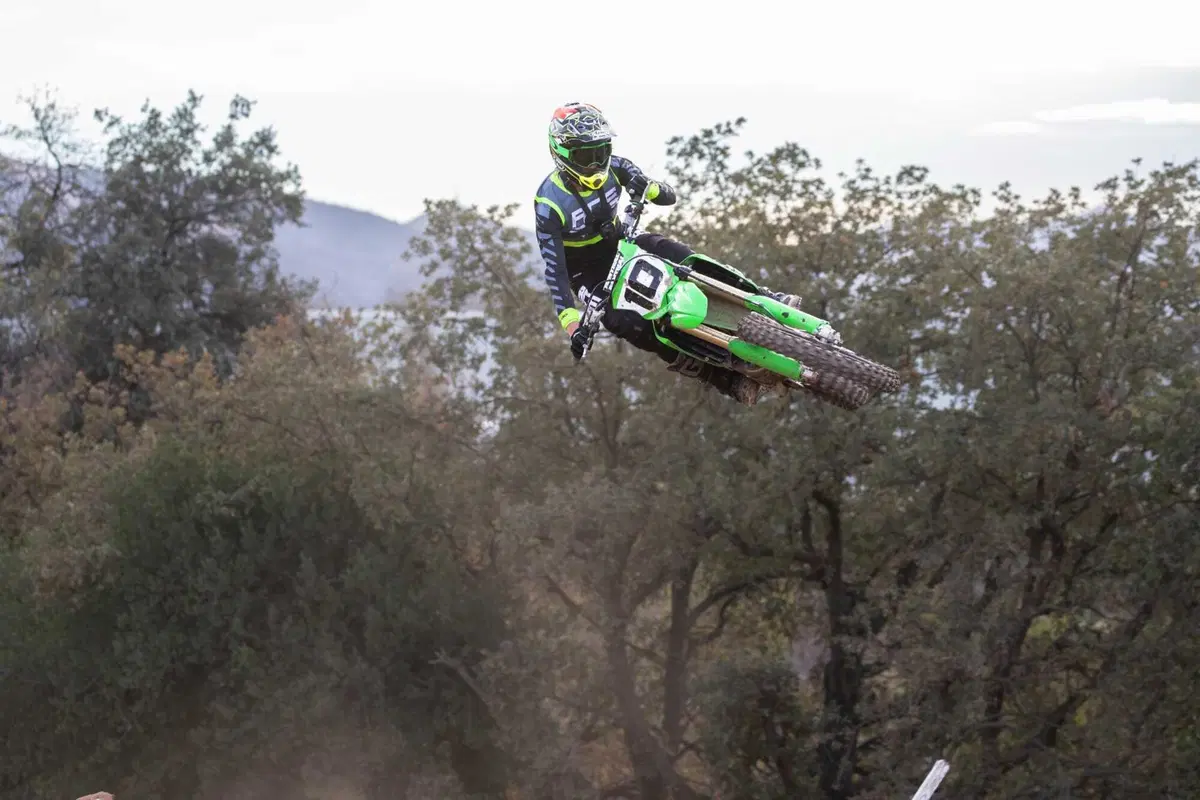 Kawasaki KX 450 2024 TEST: come va, pregi e difetti della nuova 450 giapponese [VIDEO E GALLERY] (29)
