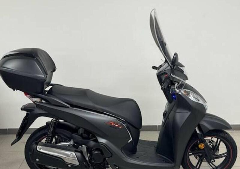 Vendo Honda SH 300 i Sport ABS (2018 - 20) usata a Roma (codice 9334917) 