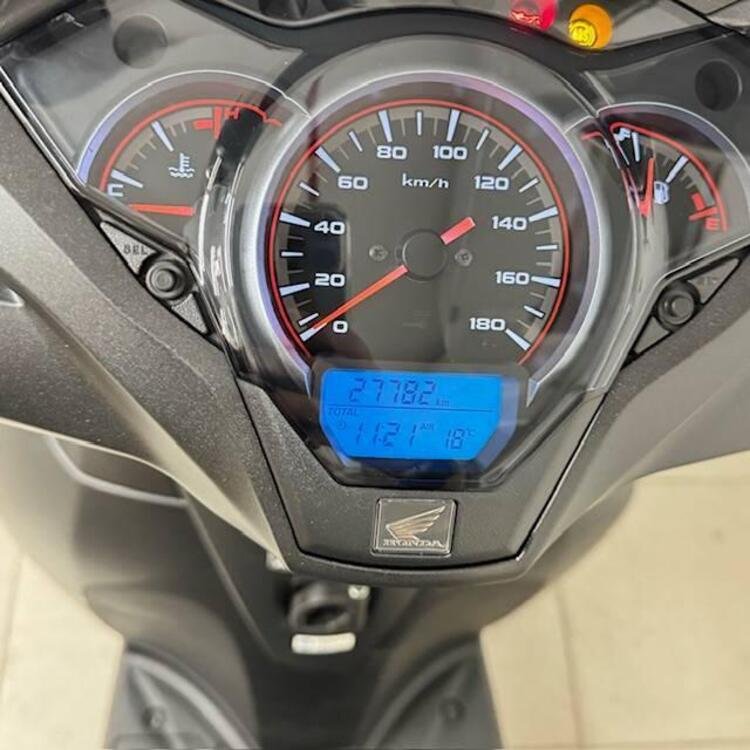 Honda SH 300 i Sport ABS (2018 - 20) (2)
