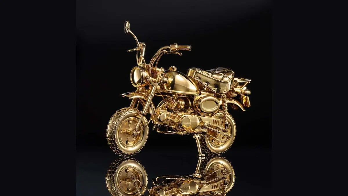 Dal Giappone un Honda Monkey 50 in argento placcato oro  (7)