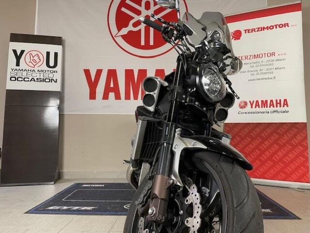 Yamaha VMAX (2008 - 17) (4)