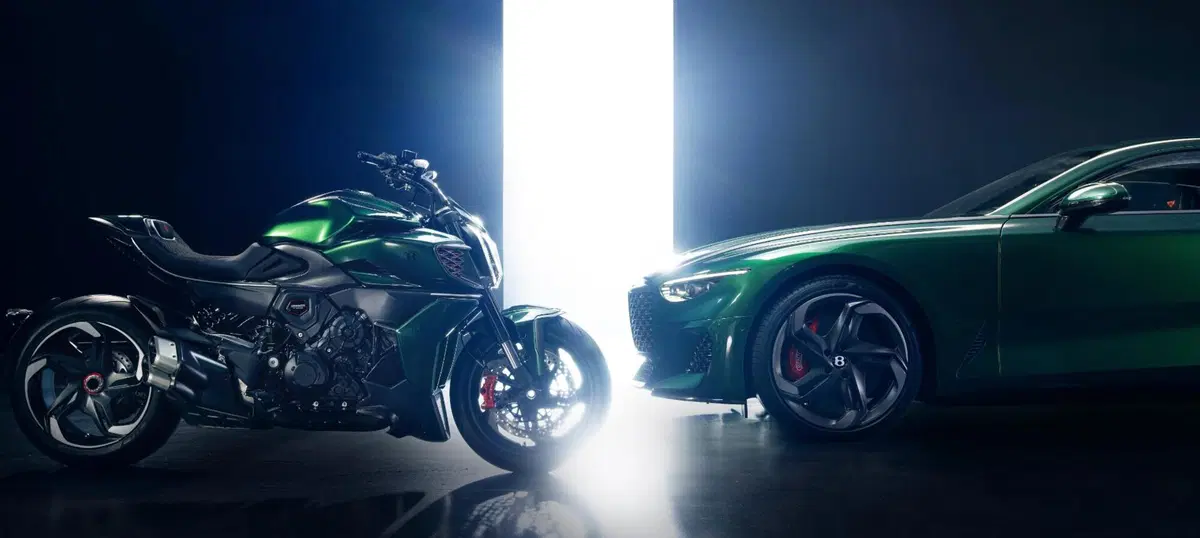 Ducati Diavel for Bentley: la nuova opera d’arte della Casa di Borgo Panigale [GALLERY] (3)