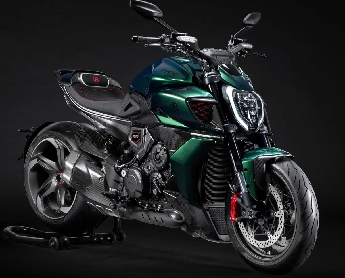 Ducati Diavel for Bentley: la nuova opera d’arte della Casa di Borgo Panigale [GALLERY] (4)