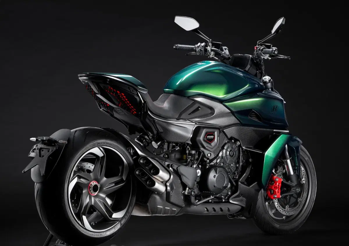 Ducati Diavel for Bentley: la nuova opera d’arte della Casa di Borgo Panigale [GALLERY] (5)